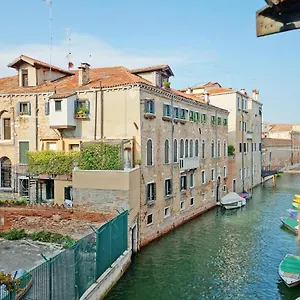 https://dolcevita-apartments-n-465-biennale.hotelinveneto.com